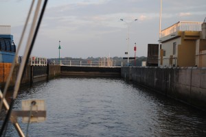 Entering Arzal lock